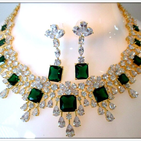 EMERALD AAA GRADE GEM 18K GOLD FILLED LADIES NECKLACE EARRING SET